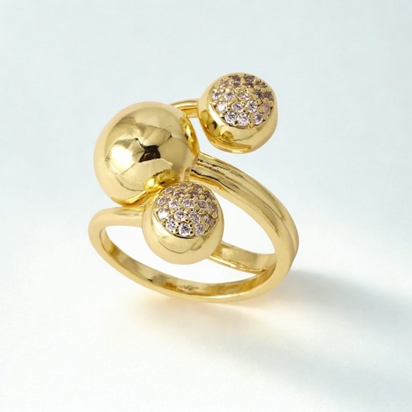 Gold and White Pearl Ring - Picture 4 of 8